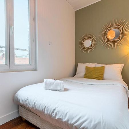 2-Bedroom Apartment Near Metro Лил Екстериор снимка
