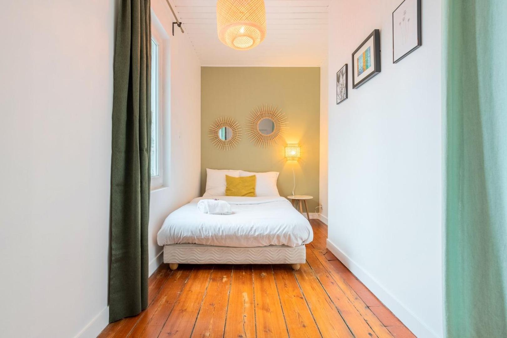 2-Bedroom Apartment Near Metro Лил Екстериор снимка