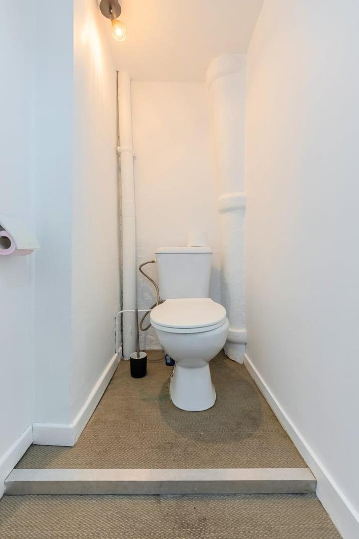 2-Bedroom Apartment Near Metro Лил Екстериор снимка
