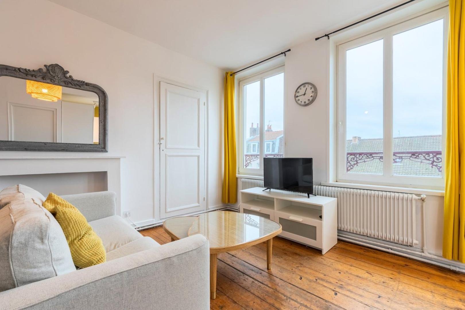 2-Bedroom Apartment Near Metro Лил Екстериор снимка