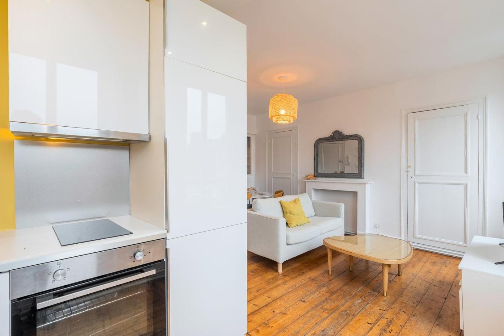 2-Bedroom Apartment Near Metro Лил Екстериор снимка