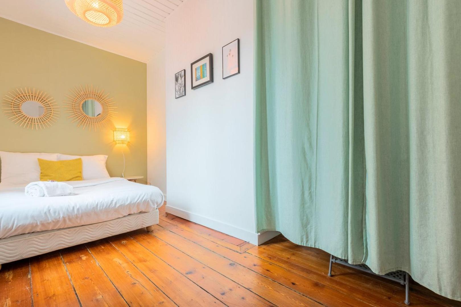 2-Bedroom Apartment Near Metro Лил Екстериор снимка