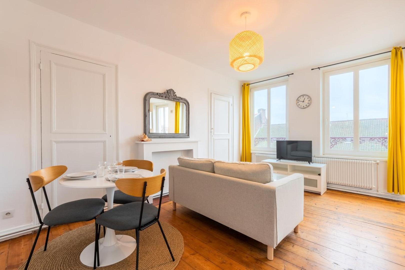 2-Bedroom Apartment Near Metro Лил Екстериор снимка